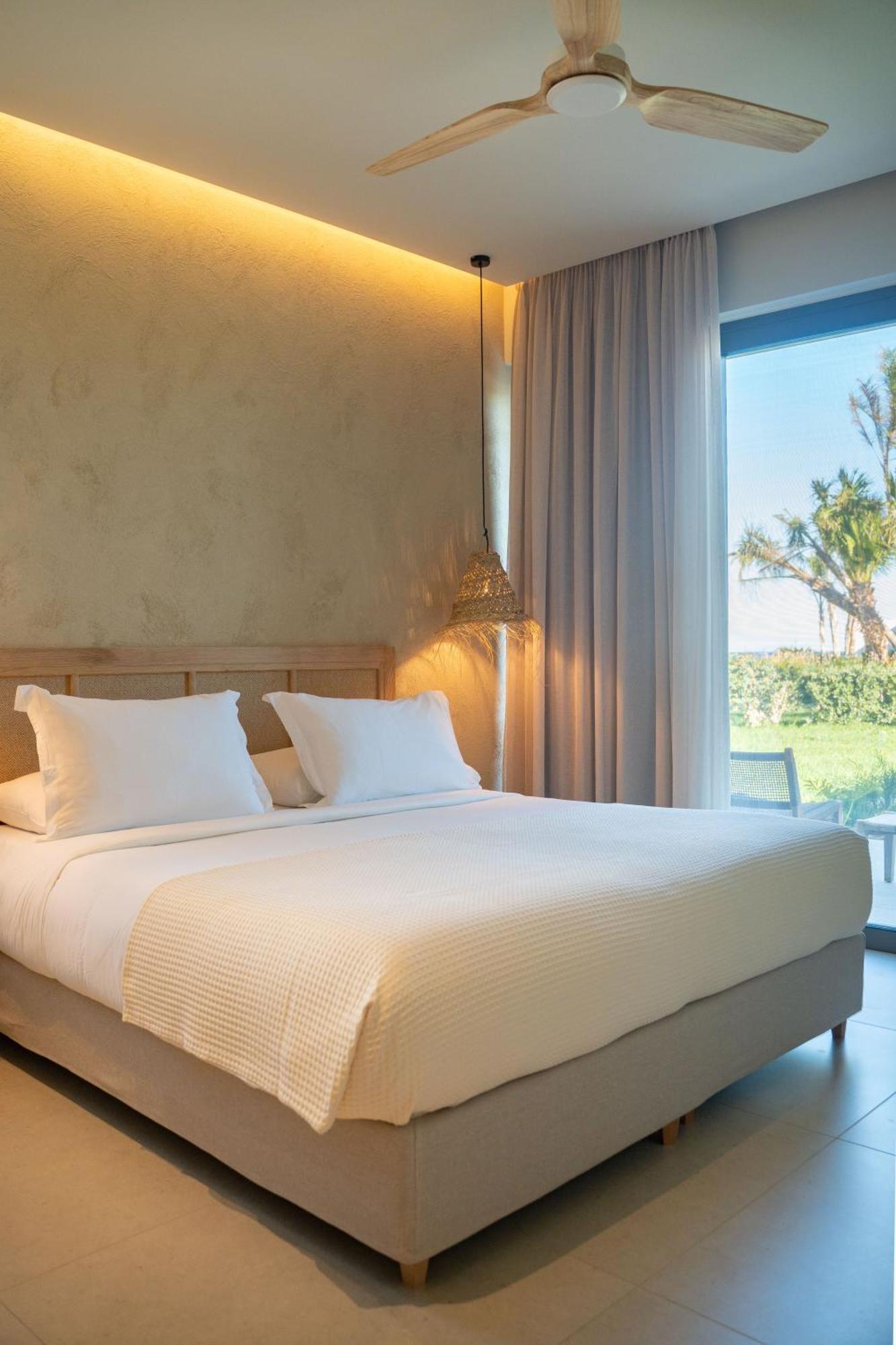 Taf Beach Villas With Tesla Tigkaki  Room photo